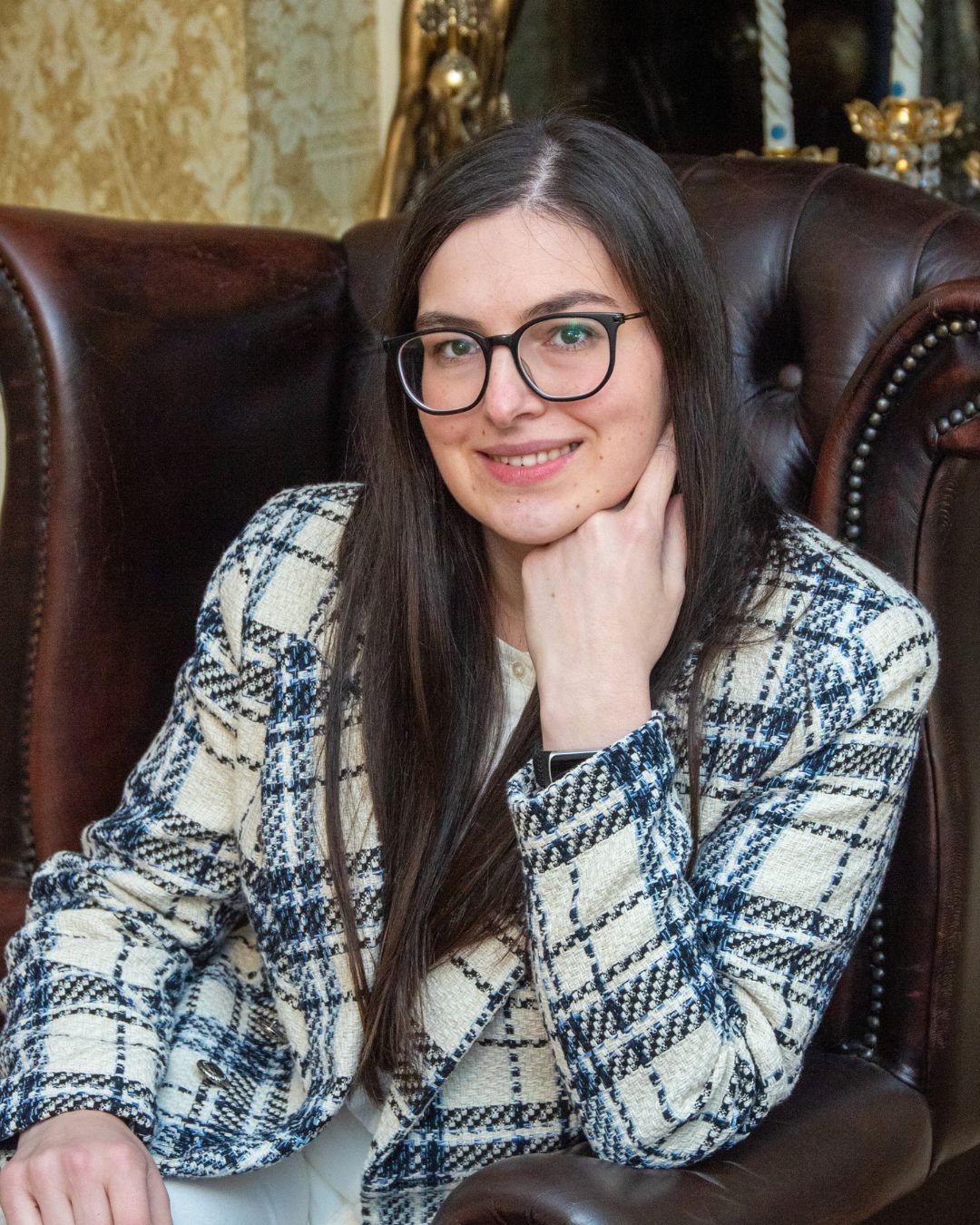 Ana Jomir—a certified Neurographica® Instructor & Aesthetic Coach ✨ My journey into Neurographica® began with a deep desire to not only transform my own life but to help others unlock their true potential. With over 500 hours of coaching and workshops in 3 languages (English, Russian, and Romanian), I’ve guided countless people through powerful breakthroughs. 🎨 Through the unique blend of Neurographica® and Aesthetic Coaching, I’ve witnessed the magic of creative transformation—turning self-doubt into confidence, obstacles into stepping stones, and dreams into reality. This isn’t just my profession; it’s my passion. I believe that everyone has the power to design a life they love, and I’m here to show you how. Whether it’s gaining clarity, achieving your goals, or stepping into a version of yourself you’ve only dreamed of, I’m ready to guide you every step of the way. 💖 Let’s create a life that reflects your highest potential – together! Drop me a message if you’re ready to start this journey with me. #Neurographica #AestheticCoaching #CreativeTransformation #mindsetcoach